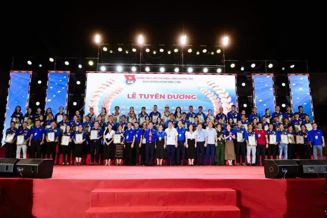 Thanh niên Vĩnh Thái làm giàu trên quê hương.